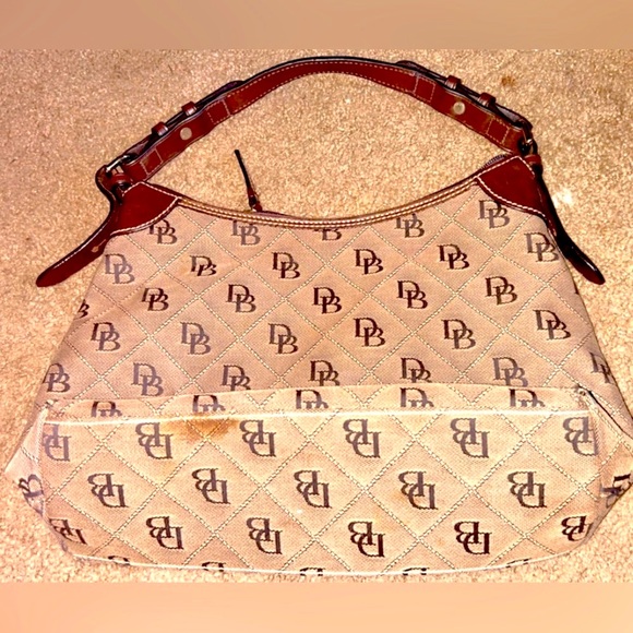 ✨Classic Dooney & Bourke Handbag❣️✨ - Picture 3 of 4